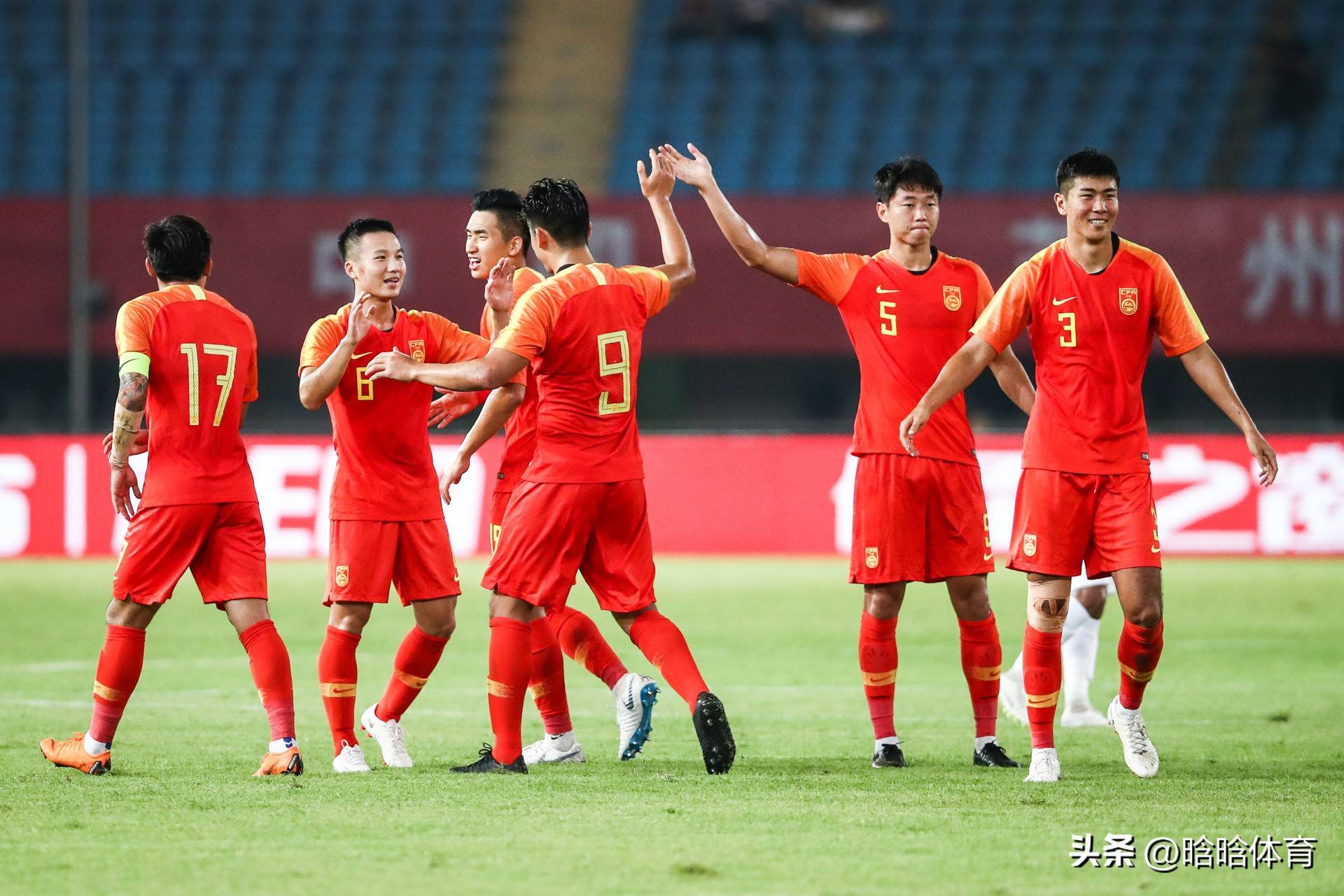 乐鱼-关于亚洲足球新闻热辣出炉，球迷狂热追捧的信息